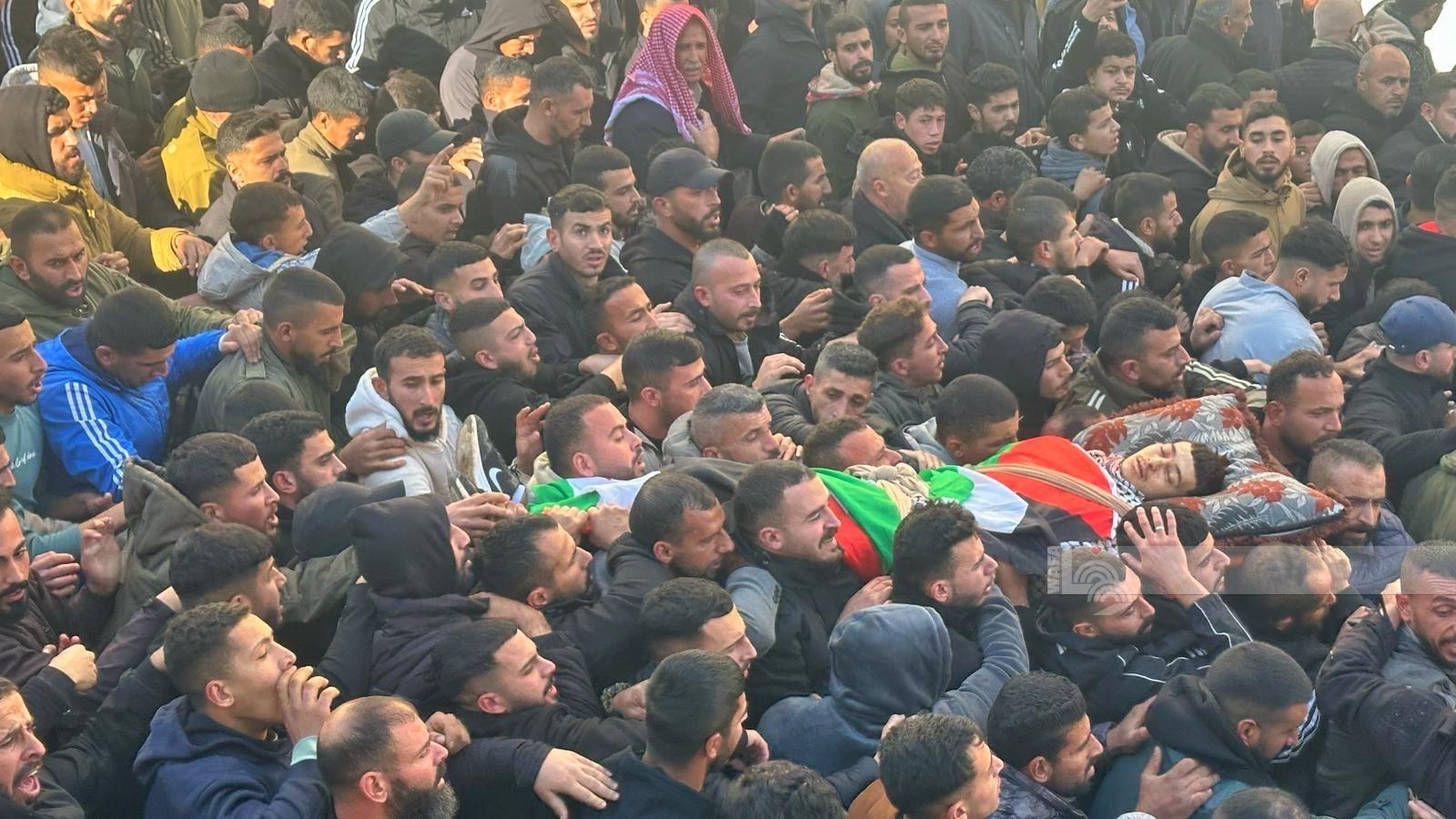 جانب من تشييع جثمان الشهيد الطفل مهيب أحمد جبريل في بلدة تقوع جنوب شرق بيت لحم (تصوير: أحمد مزهر/وفا)